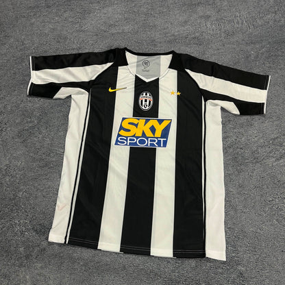 Vintage Juventus Trikot M – Fußballtrikot mit Fleck