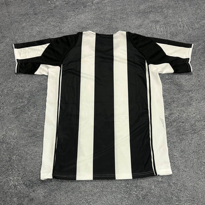 Vintage Juventus Trikot M – Fußballtrikot mit Fleck